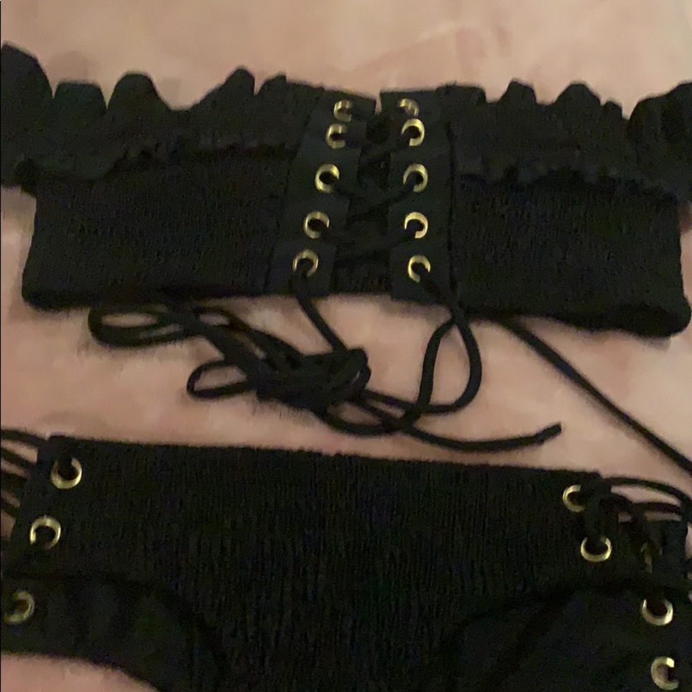 Bikini 👙 🖤 - Picture 2 of 2